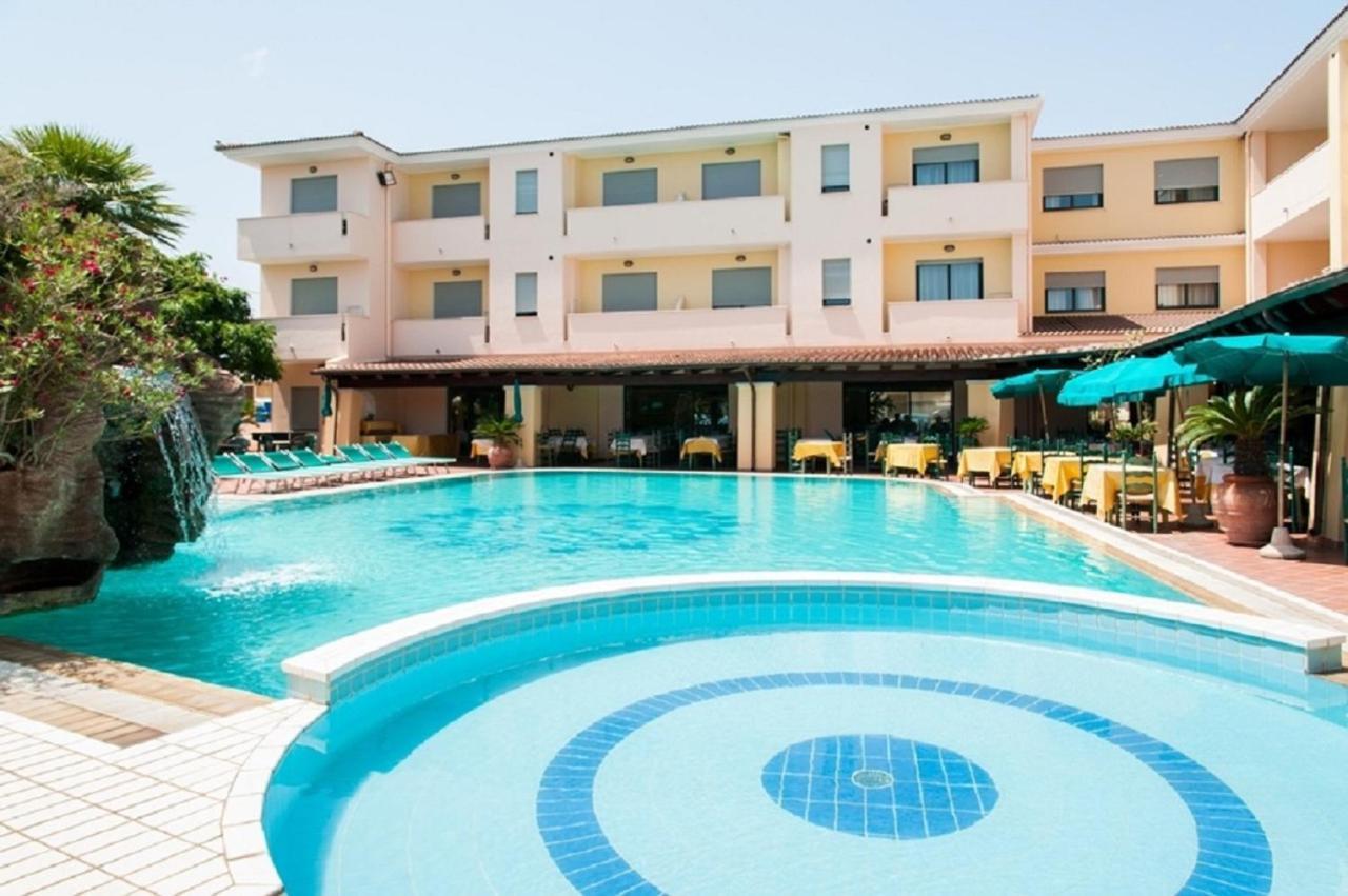 Aparthotel Le Residenze Del Golfo Di Orosei Exterior foto